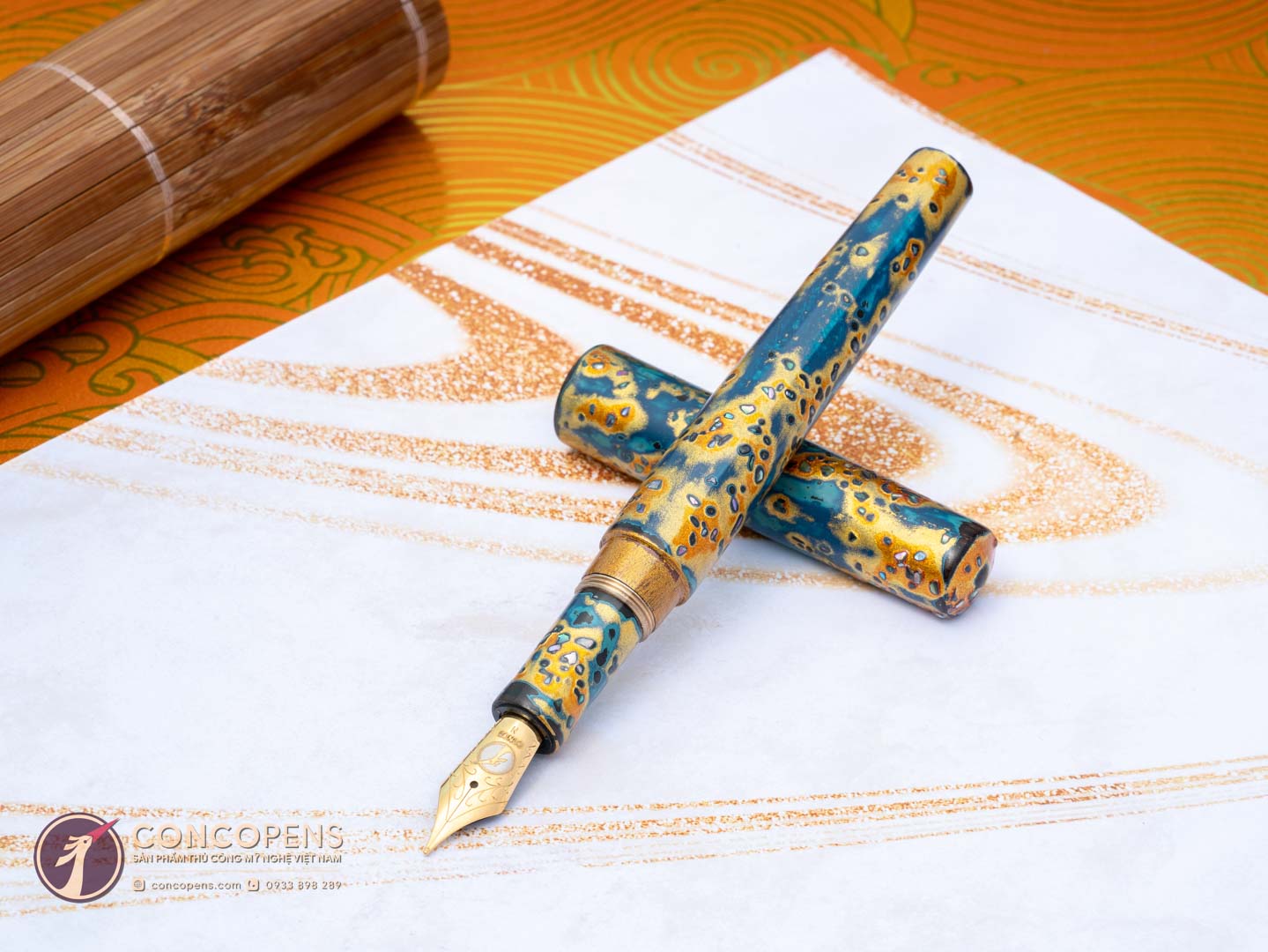 Cloudy Lacquer Pen