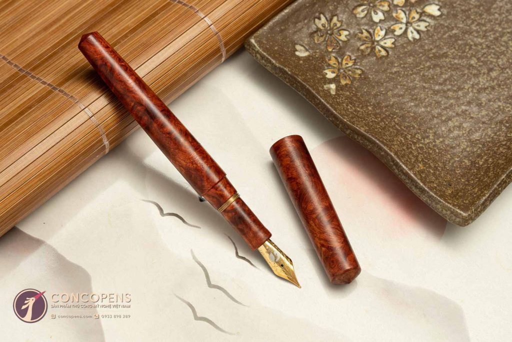 Fountain pens at Concopens have an optimal design and mechanism to thoroughly limit ink clogging