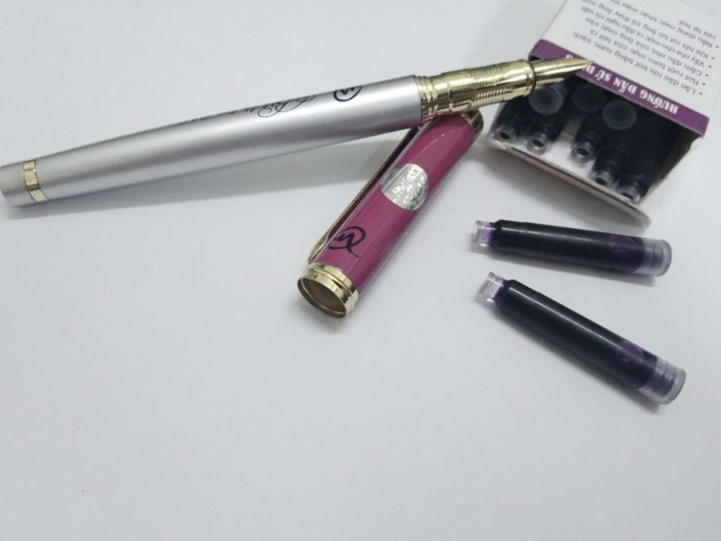 What is a dry ink fountain pen?