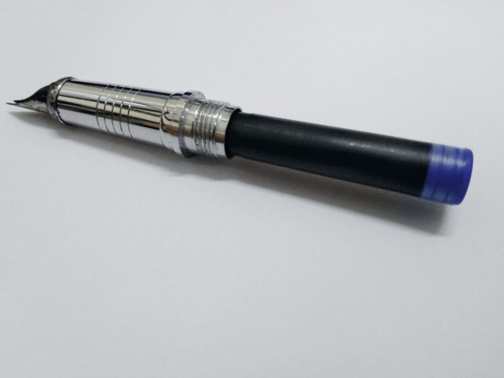 How to install a dry ink tube into a fountain pen