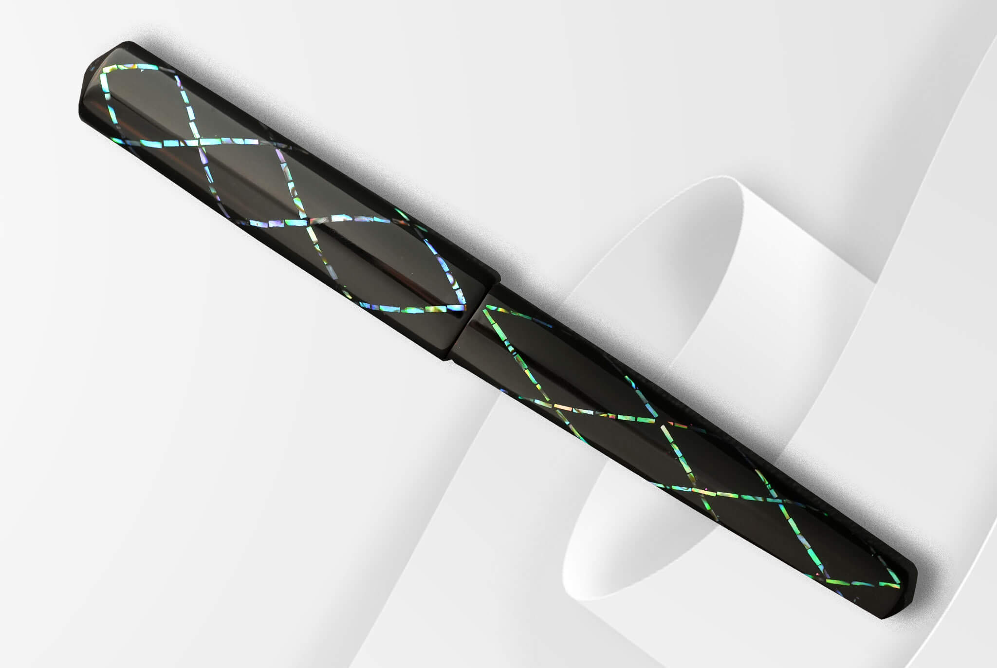 Mother-of-Pearl Lacquer Inlay Fountain Pen – Aurora X